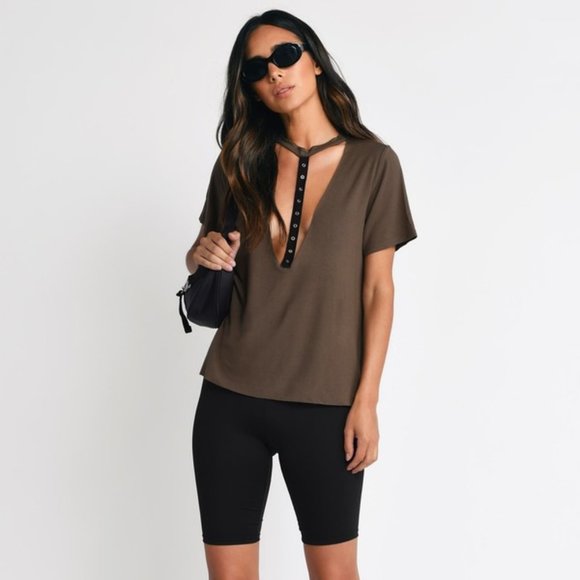 TOBI Callie Olive Choker Tee - Picture 1 of 3
